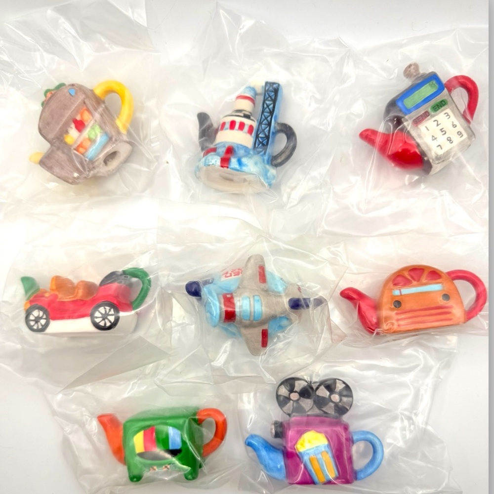 NEW Red Rose Miniature Teapots Collectible Figurine Inventions 1999 Set of 8